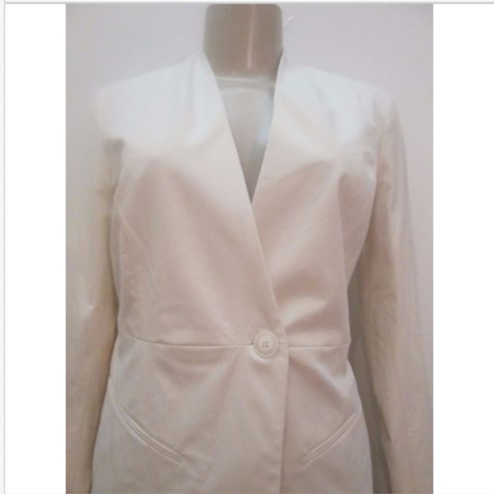 NEW DONCASTER Ivory Blazer Jacket Size 4P $395